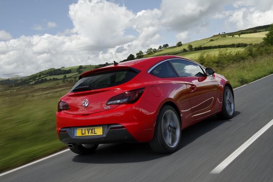  Vauxhall Astra GTC 2012 года  (фото 23 из 62)